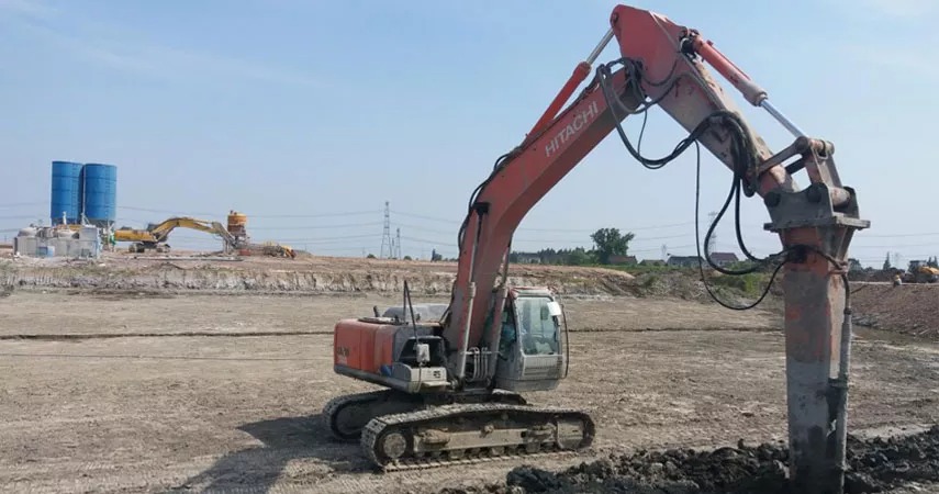 Yichen is a soil stabilization system supplier. Soil stabilization system can be used for soft base solidification, silt solidification and anti settlement solidification of pipe gallery and ditch. The solidified foundation can be used for heavy construction vehicles and as a filler material. Yichen soil stabilization system allows in situ solidification of the construction target, which can increase the customer's profit.