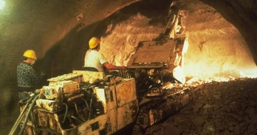 Tunnel construction has always been the peak of construction projects, and it is difficult to build. Before the 1960s, the combination of drilling and blasting was used in the construction of tunnels. The disadvantages of this method are very obvious, the blasting safety is unknown, a large amount o...... ——Tunnel Construction Has Artifact, Safe, Reliable and Efficient