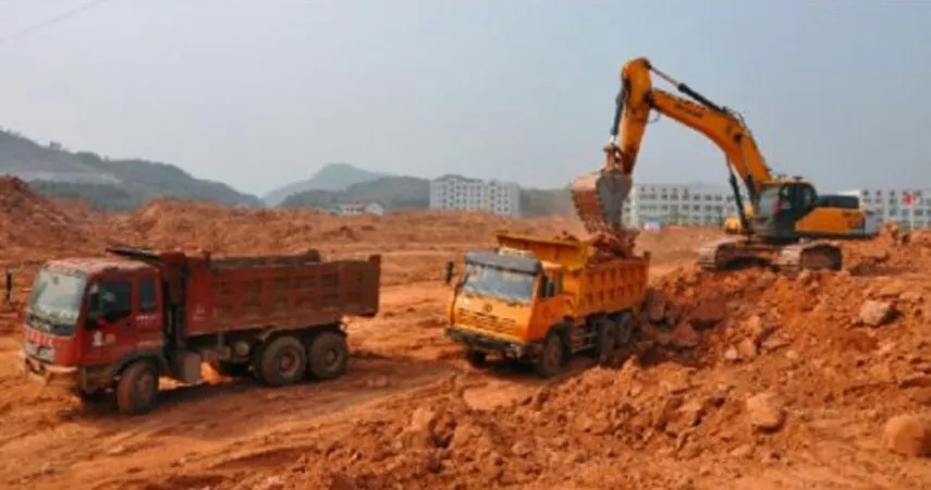 Screening bucket, as the name suggests, its core function different from other buckets is screening. Screening of core functions of screening bucket let separating stone and soil becomes so easy. The core part of the screening bucket is its roller. Blades of different shapes are welded on the roller to realize different functions, such as screening, crushing, mixed aeration, etc. the screenin...